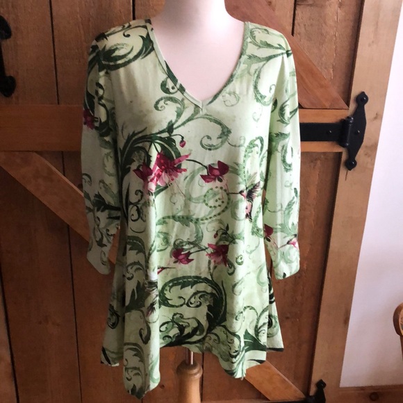 NEW WOMENS COLLECTIONS ETC. GREEN FLORAL TUNIC WITH HUMMINGBIRDS SEQUINS SIZE L - Picture 1 of 7